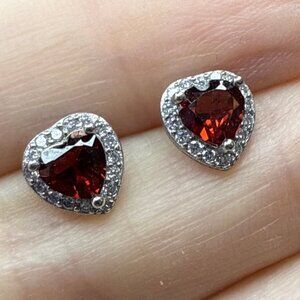 Garnet stud earrings jewelry Classy heart Cut White CZ fashion accessories NEW